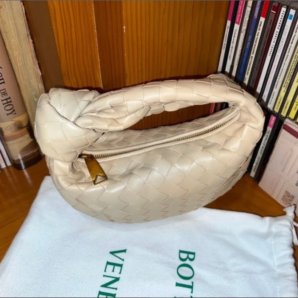 BOTTEGA VENETA Jodie Mini Leather Woven Bag - Picture 4 of 5
